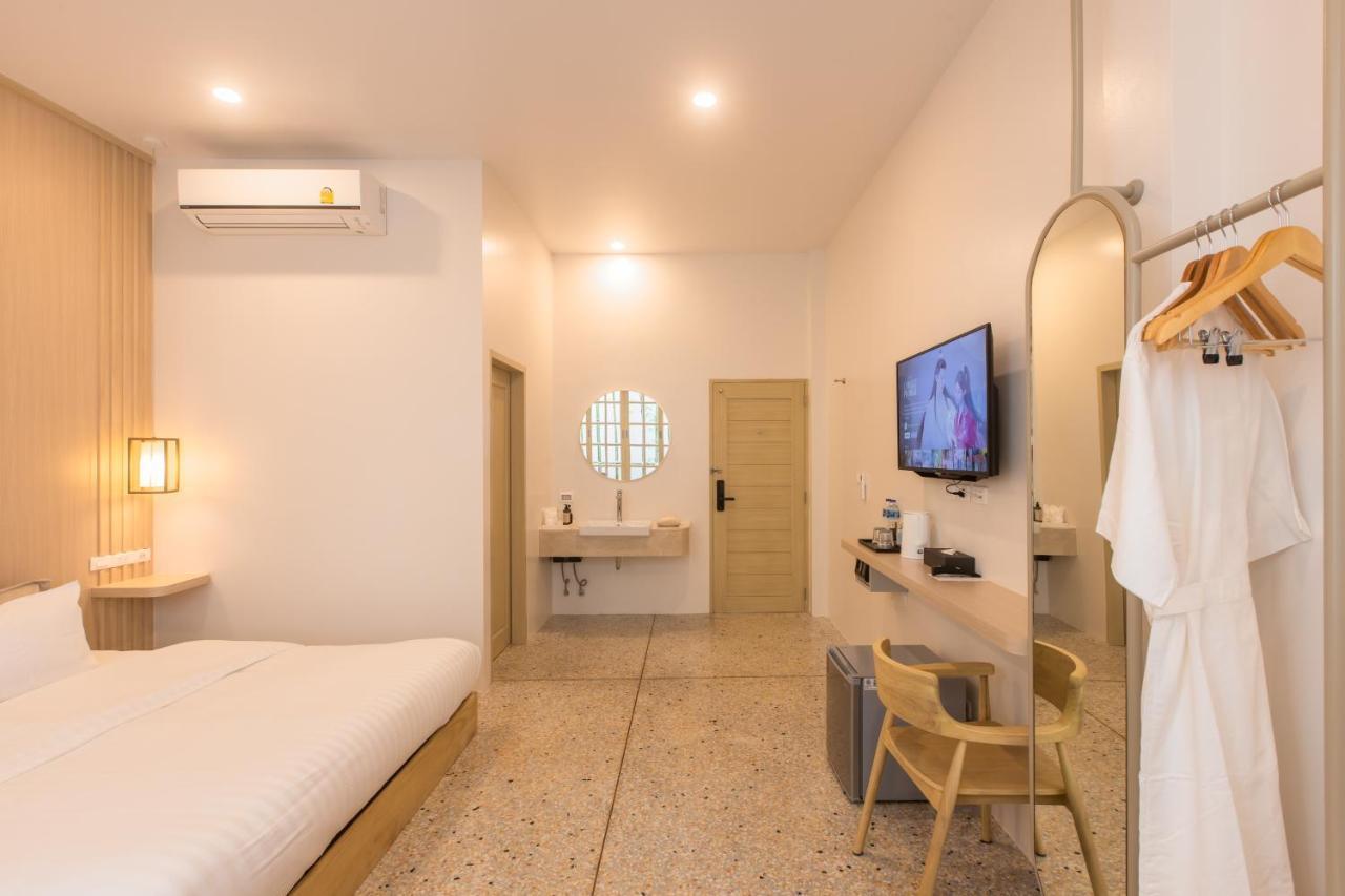 The Elements Boutique House Hotel Phuket Exterior photo